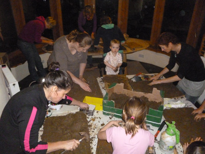 craft group mud sculpting